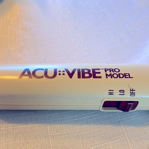 AcuVibe Pro Model Vibrating Massager Curved 2 - Picture 6 of 9